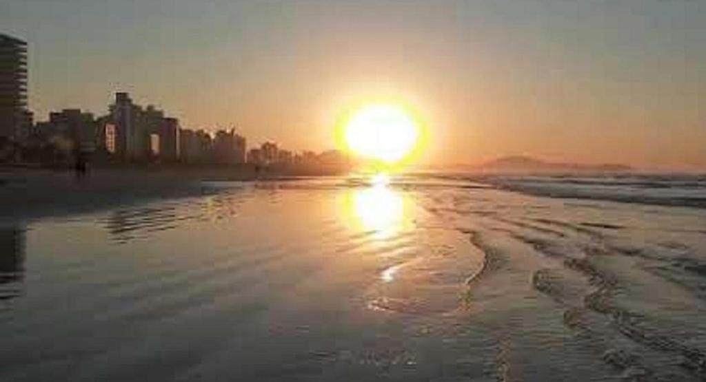 Hospedagem Primeira Quadra Da Praia Praia Grande  Exterior photo